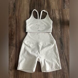 SET active workout bra and biker shorts! Both size S!